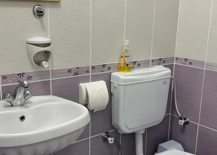 Safak Homestay Camardi